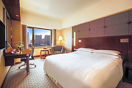 Horizon Club King Room with City View