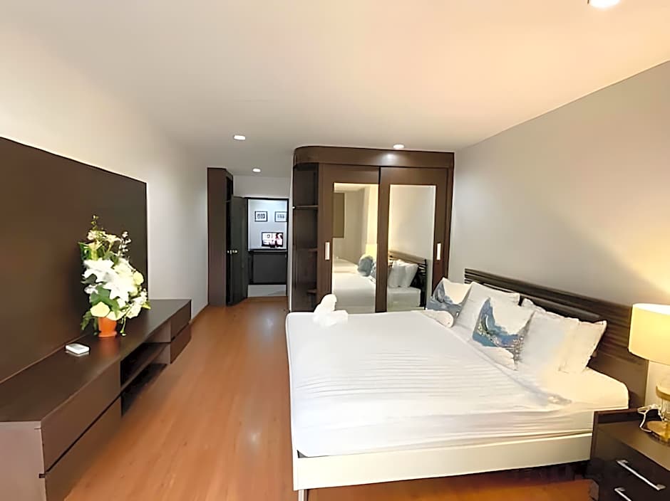 14 Place Sukhumvit Suites