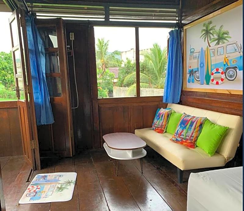 Arya's Surf Camp Cimaja