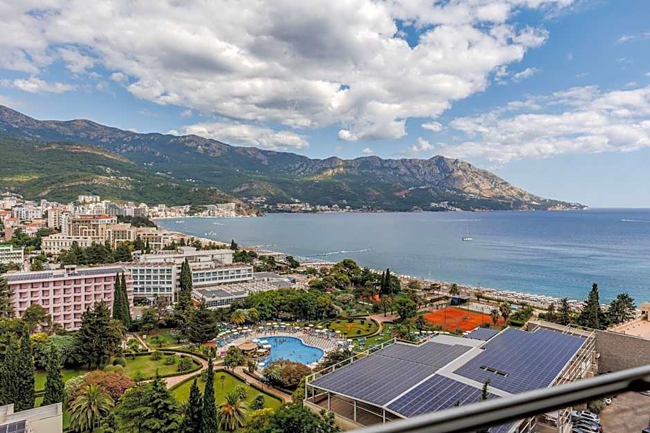 Hotel Harmonia by Dukley