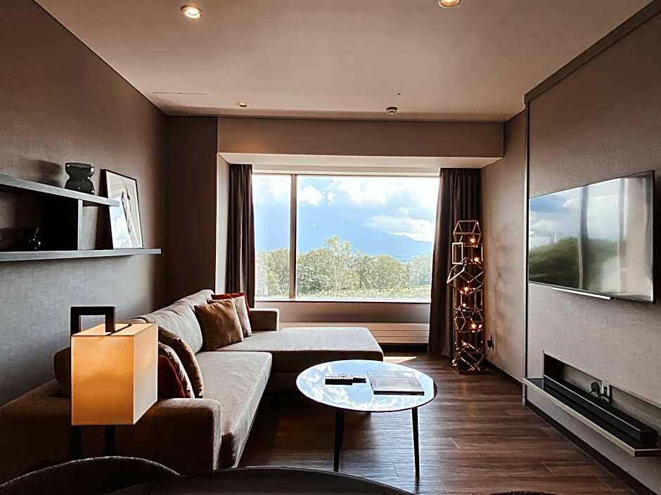 Hinode Hills Niseko Village