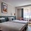 Hotel H12