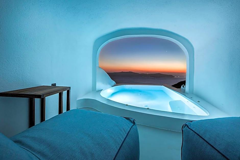 Sun Rocks Boutique Hotel - Caldera View Suites & Sunset Dining Experience