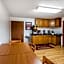 Econo Lodge Inn & Suites