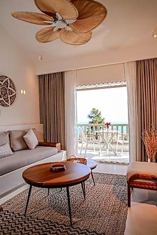 Deluxe Suite with Sea View