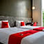 RedDoorz Plus near Solo Baru