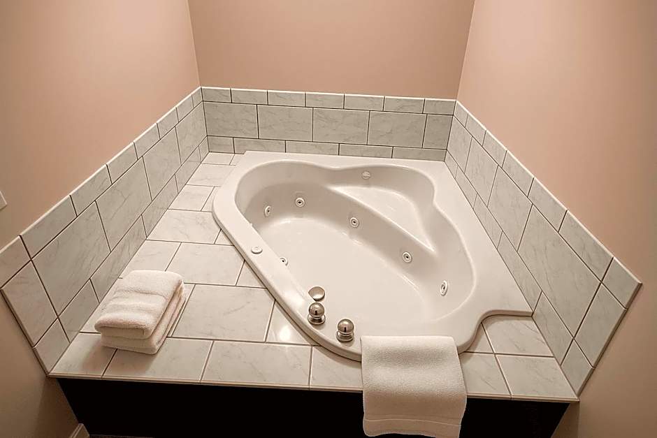 Pinconning Trail Inn Motel