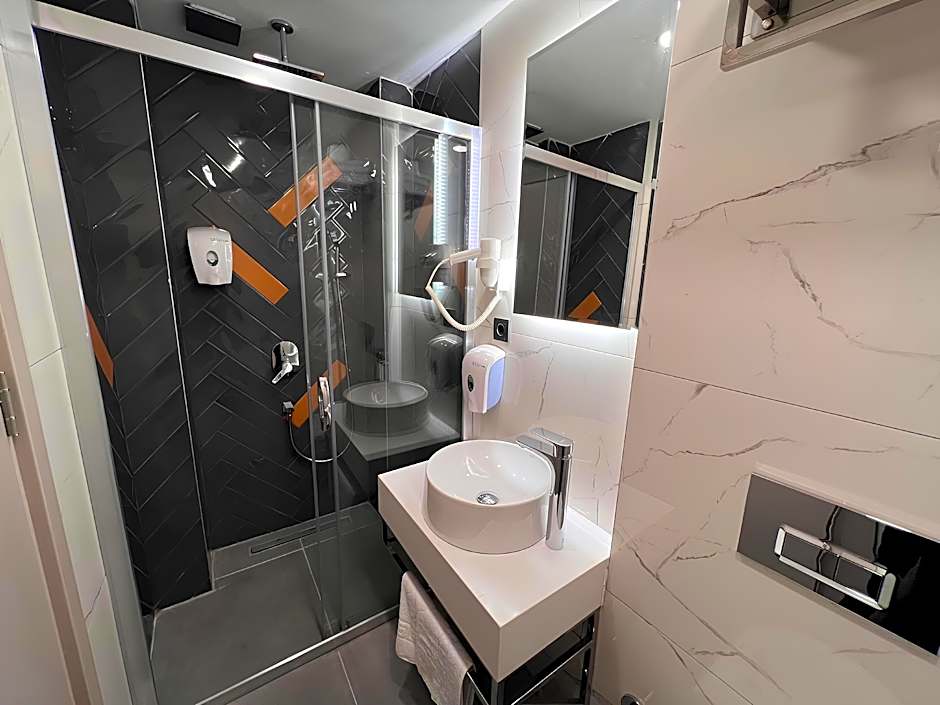 ROI HOTEL IZMiR