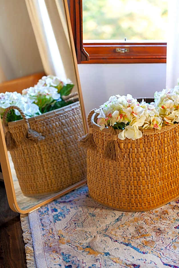 1822 Makrinitsa Suites