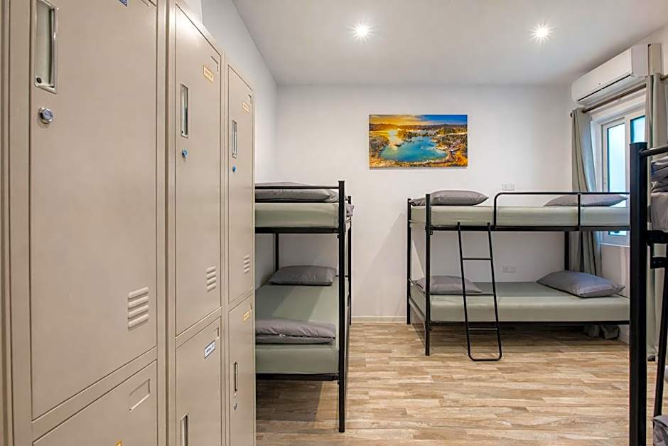 Bookarest Hostel Malta