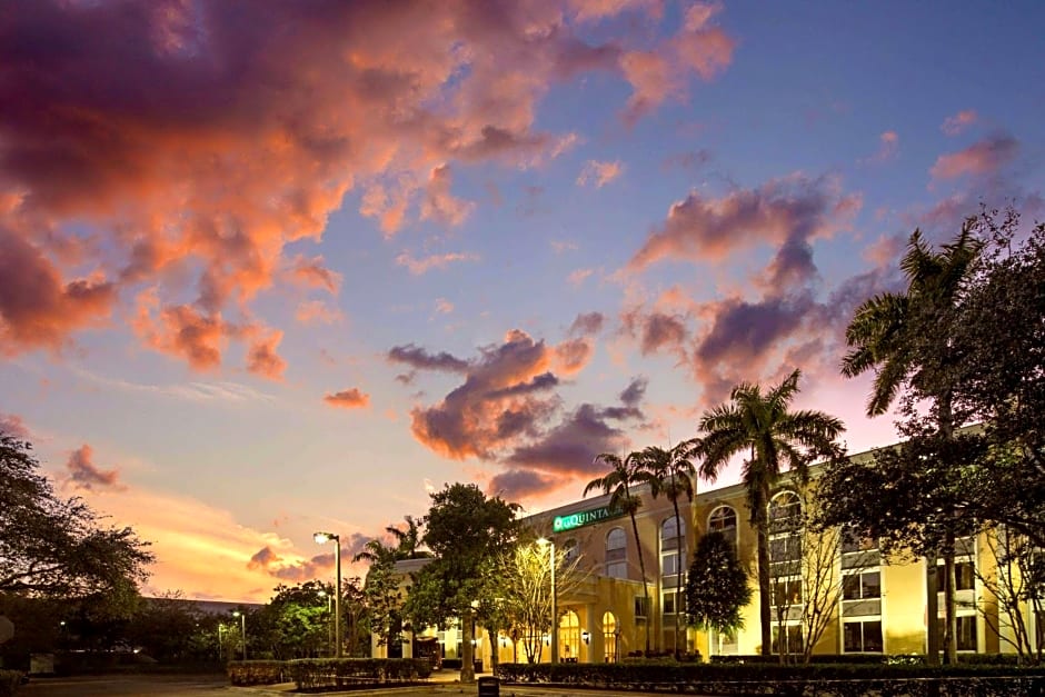 La Quinta Inn & Suites by Wyndham Sunrise