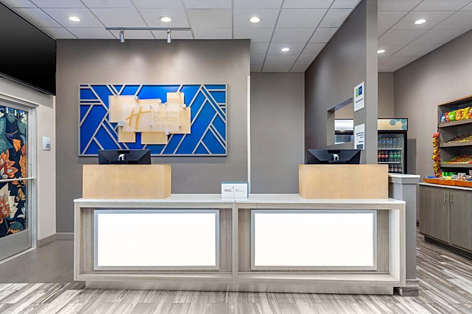 Holiday Inn Express & Suites Memphis Arpt Elvis Presley Blv By IHG