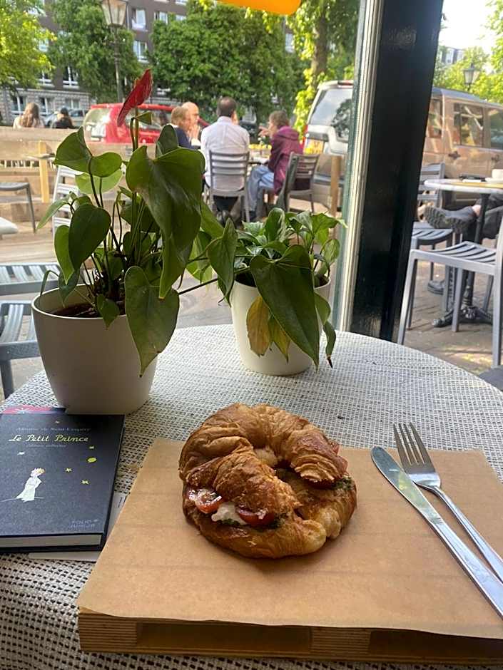 Hostel The Golden Stork