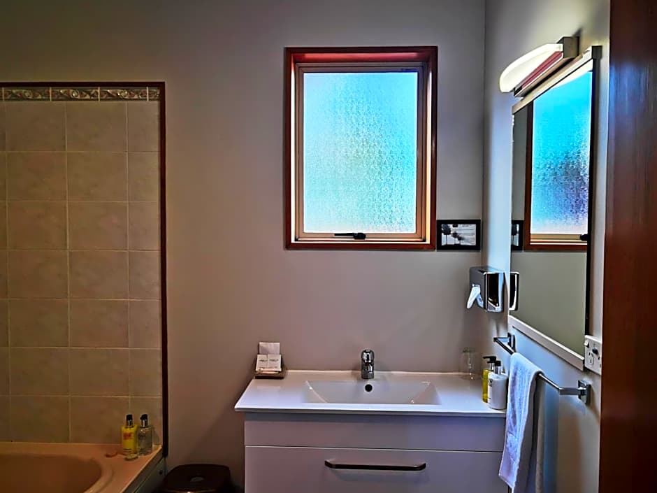 ASURE Ambassador Motor Lodge