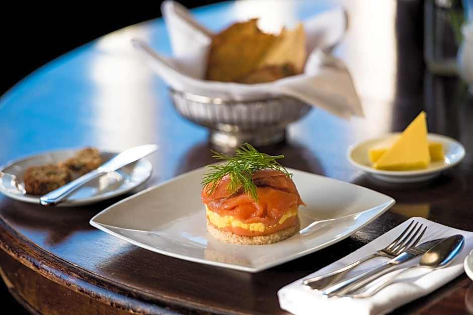 Riverbank House Hotel