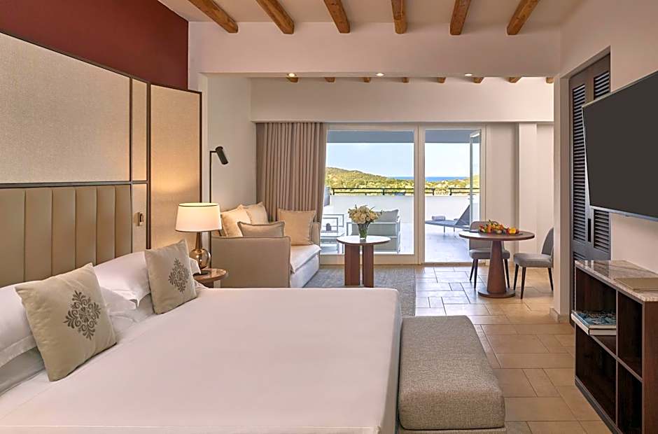 Photo 1 of 7 of Junior 1 King Bed Suite, Sea View