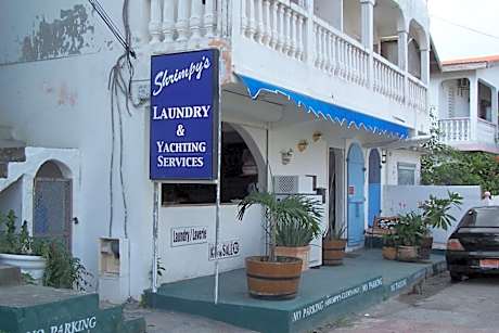 Shrimpy's Waterfront Hostel and Crew Quarters