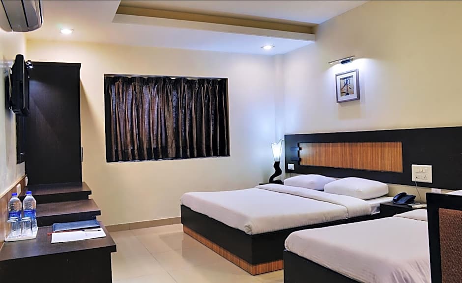 Regal Hotel (Pet-friendly)