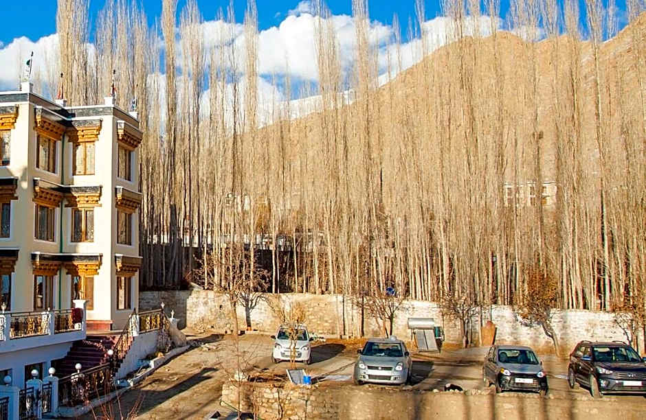 Hotel Khakshal – Leh, PA