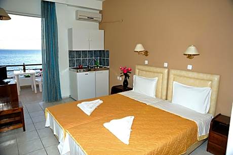 Studio with Sea View