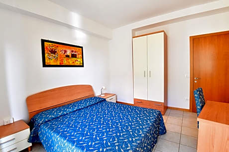 Superior Two-Bedroom Apartment with Sea View (6 Adults)