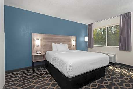 Queen Room - Disability Access/Non-Smoking