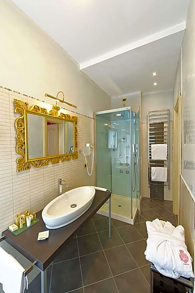 Savoia & Jolanda Hotel