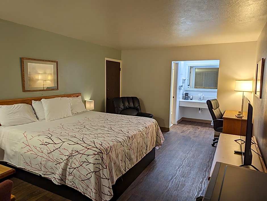GuestHouse Inn & Suites St. Anthony Henry Fork's Inn