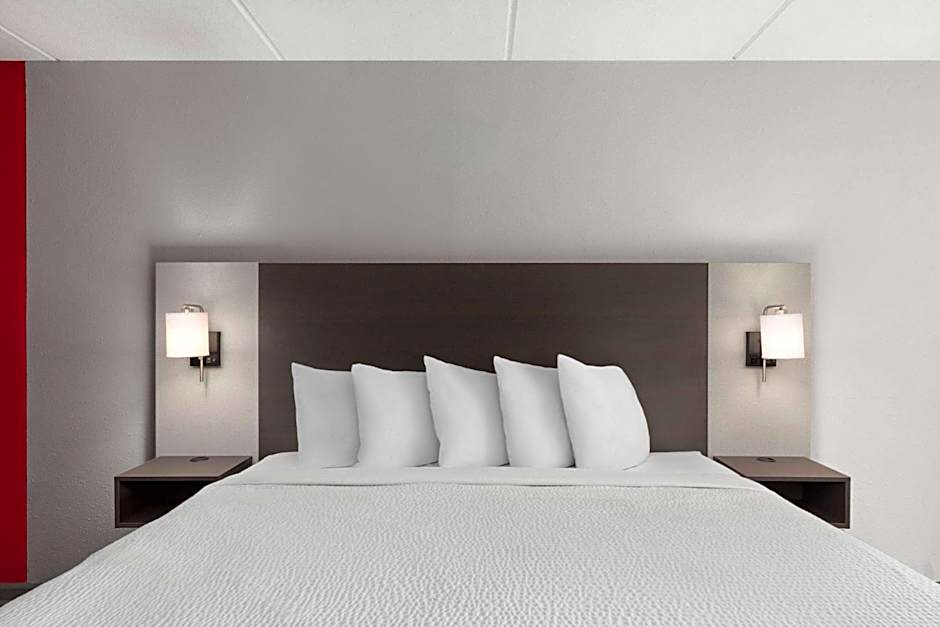 Ramada by Wyndham Bainbridge