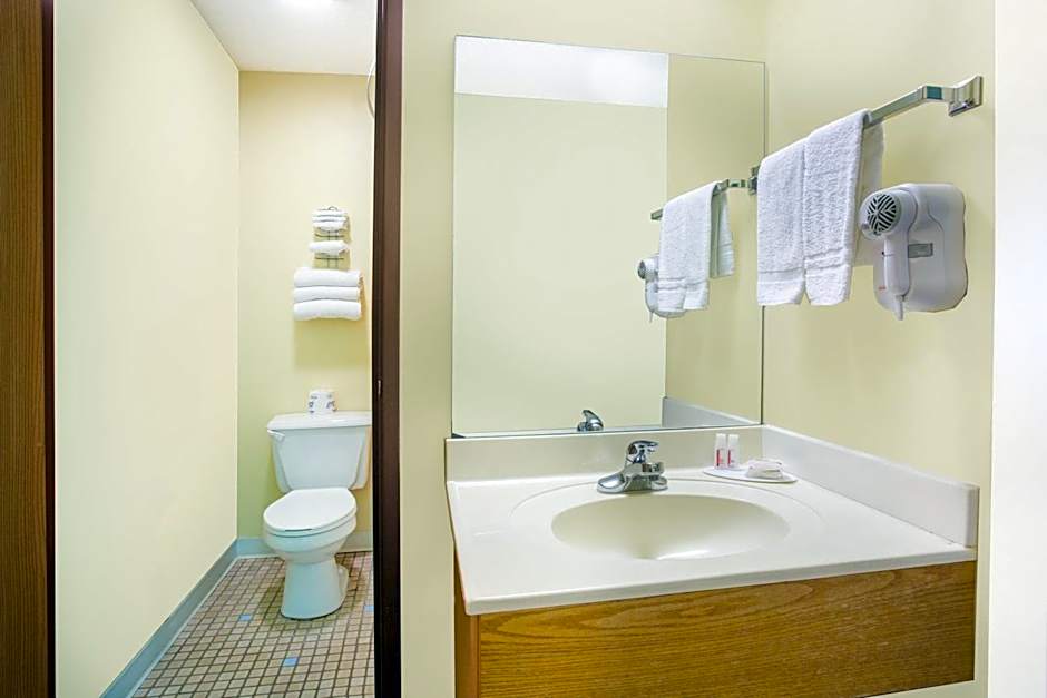 Days Inn by Wyndham Lexington NE