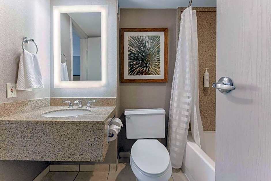 Embassy Suites Denver Tech Center North – Denver, CO
