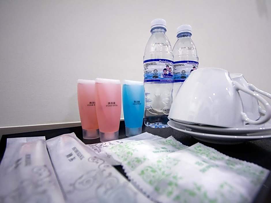 Islander Lodge by LWE