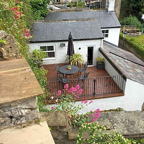 Teardrop Cottage