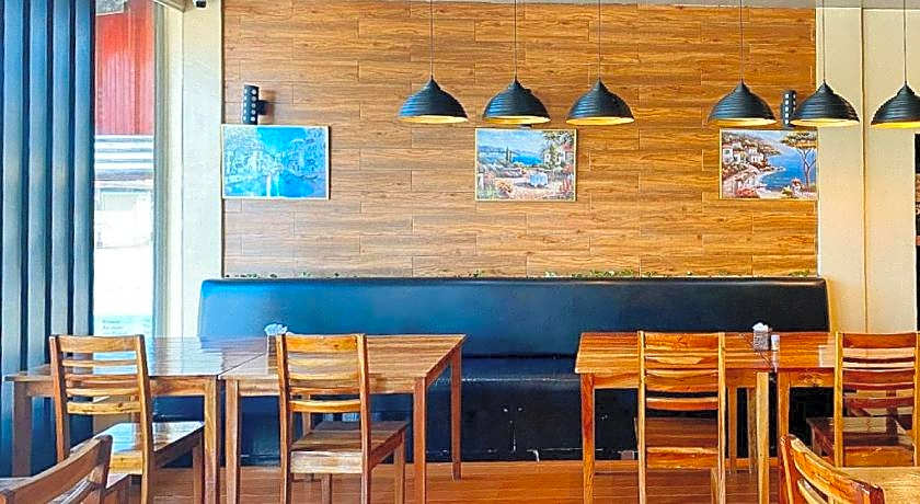 RedDoorz @ 4ks Pension House Bogo City Cebu