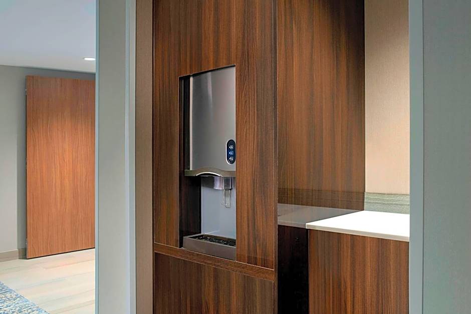 Delta Hotels by Marriott Seattle Everett