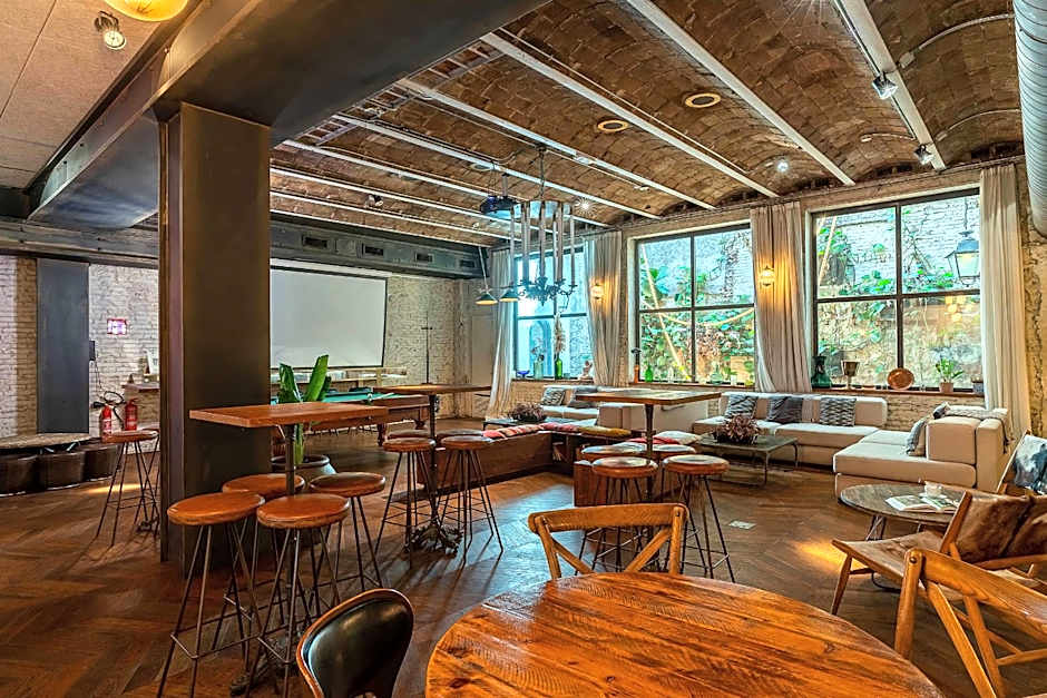 Casa Gracia Barcelona Hostel