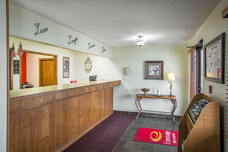 Econo Lodge Inn & Suites Galena Area
