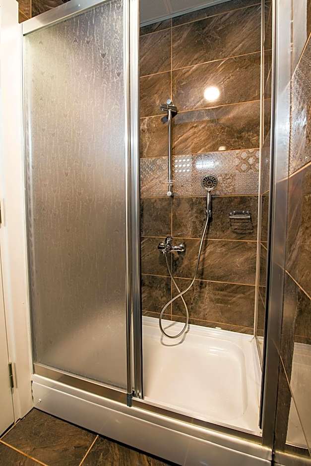 Kars-i Si̇ri̇n Otel