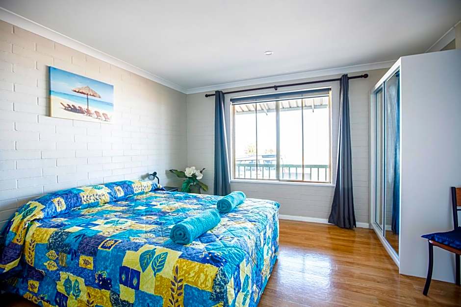Shark Bay Seafront Apartments