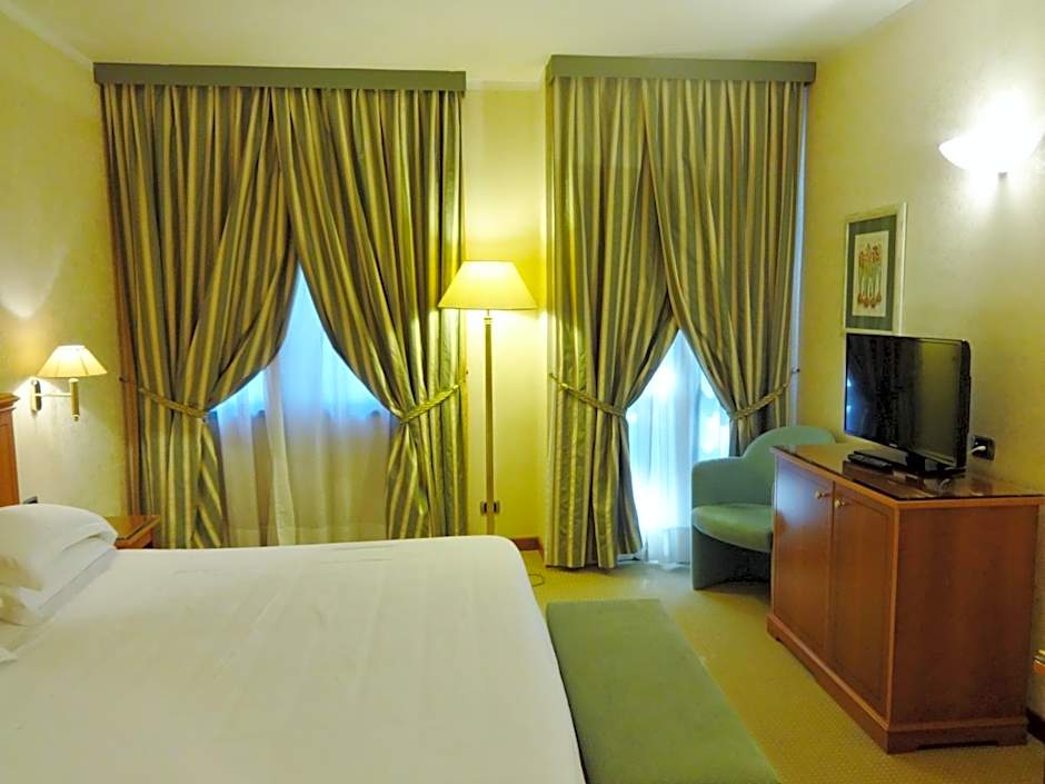 Hotel Excelsior Magenta