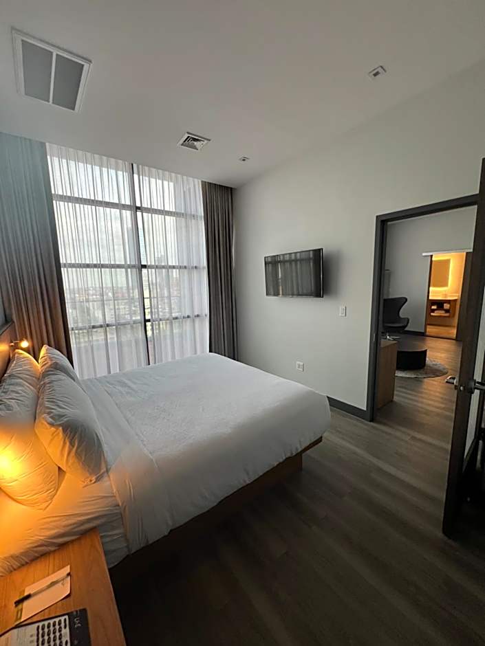 Wingate by Wyndham Long Island City