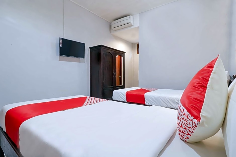 OYO 2411 Taman Mekar Beach Inn 2