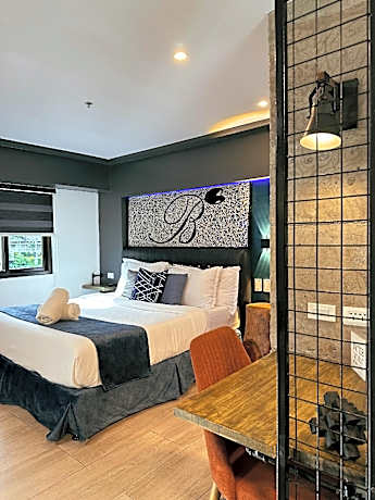 Deluxe Suite Balcony