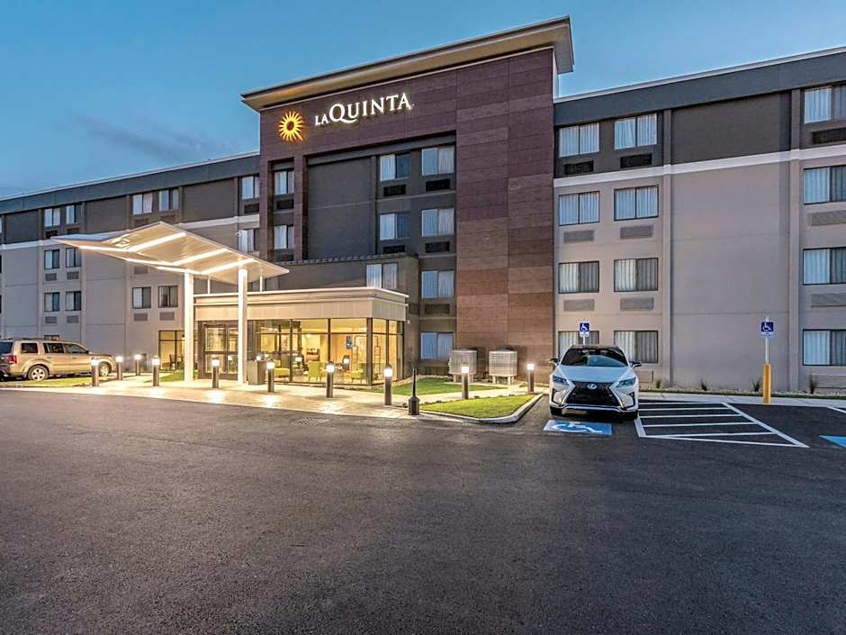 La Quinta Inn & Suites by Wyndham Salem