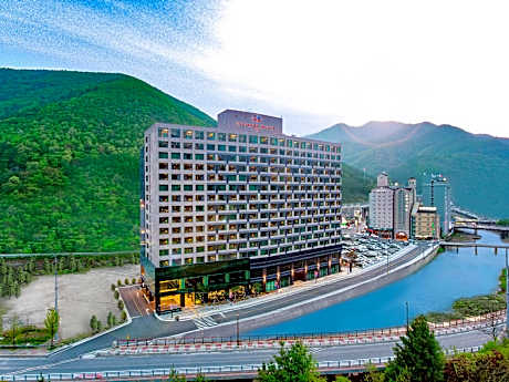 Traum Valley Hotel - formerly jeongseon intoraon hotel