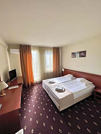 Deluxe Family Suite