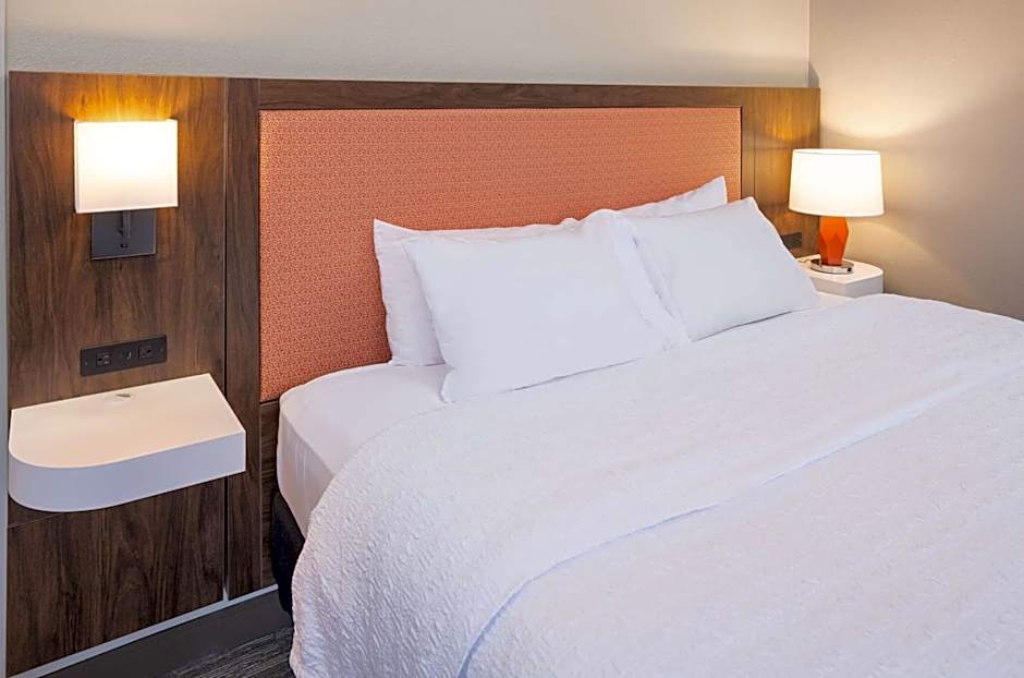 Hampton Inn By Hilton Fairmont