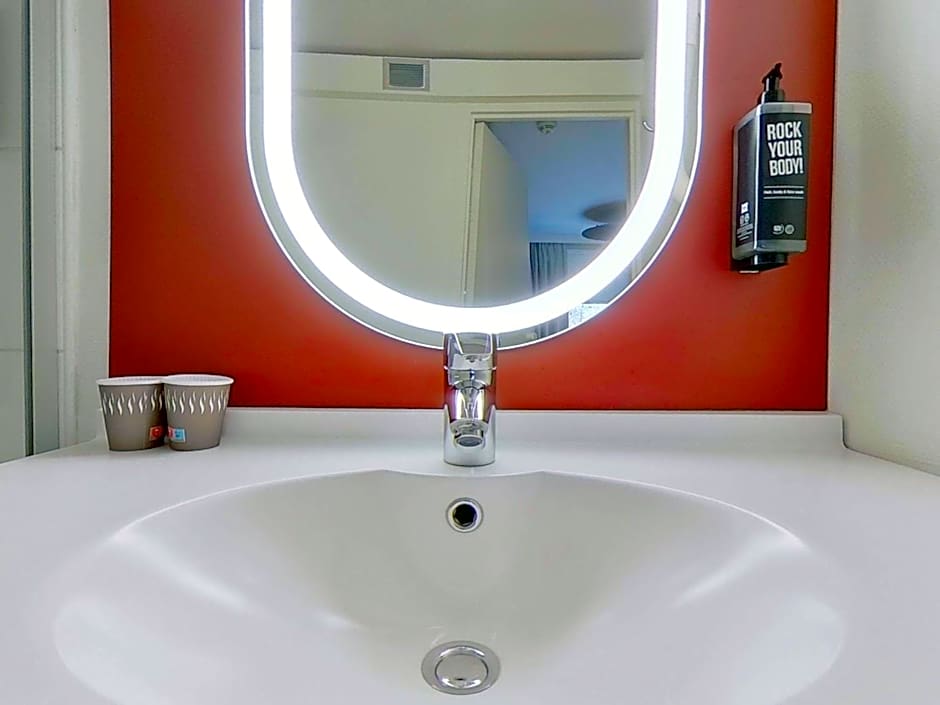 ibis Paris Brancion Parc des Expositions 15eme
