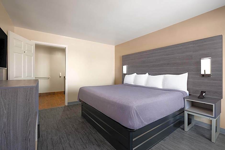 Baymont by Wyndham Commerce GA Near Tanger Outlets Mall