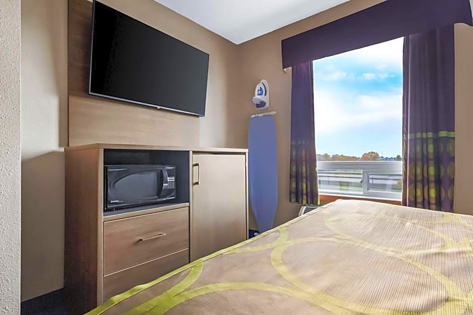 Super 8 by Wyndham Prince Albert